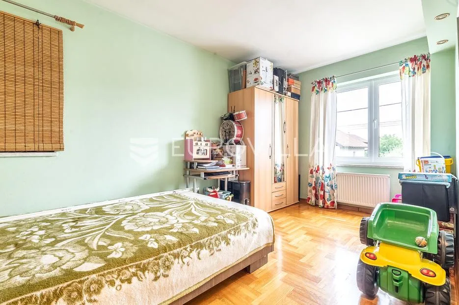 zagreb, sesvete, stambeno poslovna roh bau kuća 410 m2 - slika 5