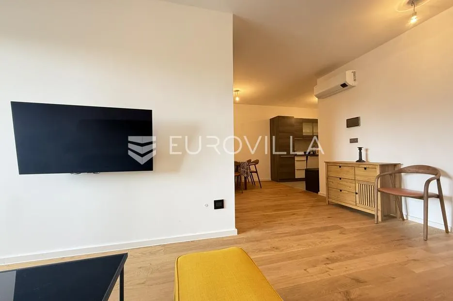 pula, centar, moderni i vrhunski dvosobni stan, 2. kat, 66.31 m², naktriven parking, lift, smart home - slika 2