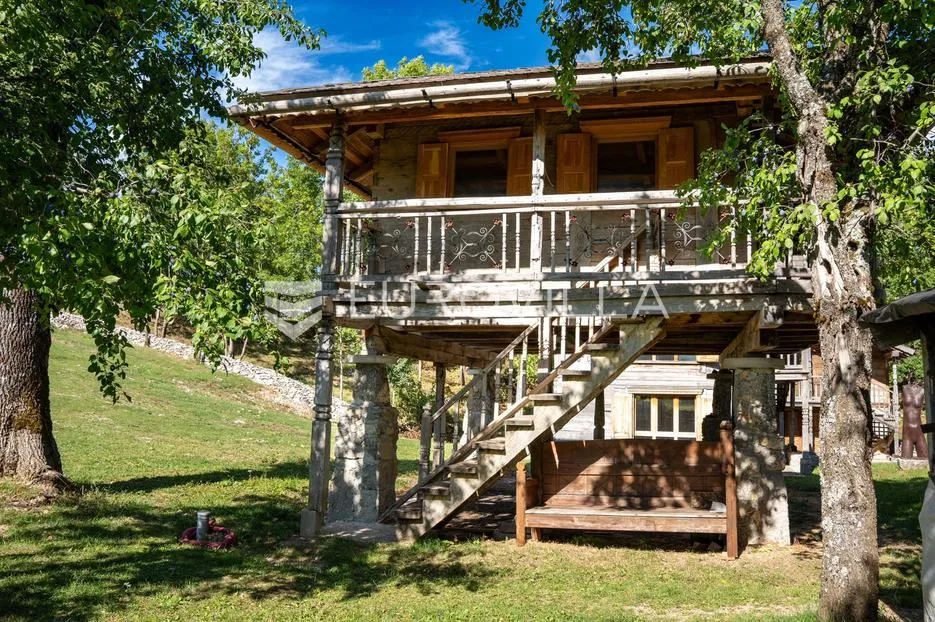 lika, plitvička jezera, ograđeno imanje 40.000 m² s 11 kuća, izuzetna rijetka investicija - slika 11