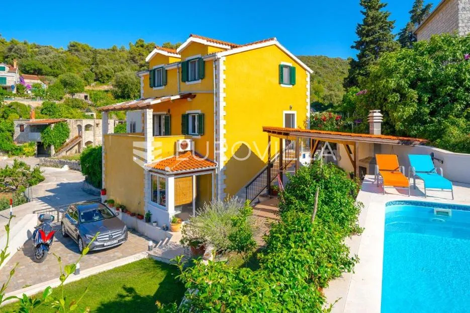 Brač, Splitska, kuća ukupne površine 170 m² - Splitska, Supetar