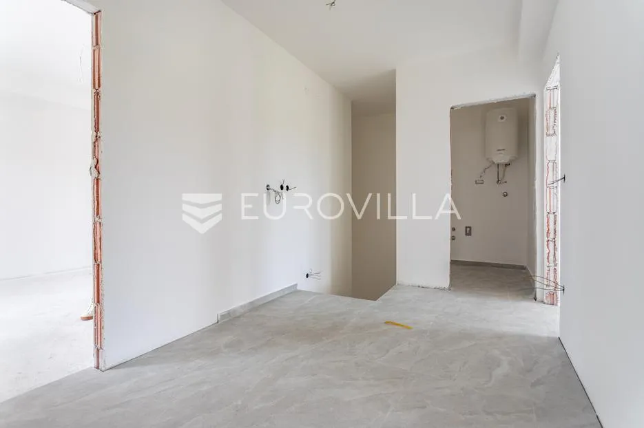 vodice, prostran trosoban stan, 172,73 m² - slika 9