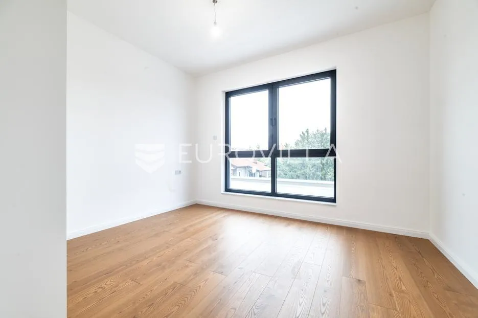 zagreb, zvonimirova, prostran poslovni prostor s 2 garažna parkirna mjesta, 188 m² - slika 4
