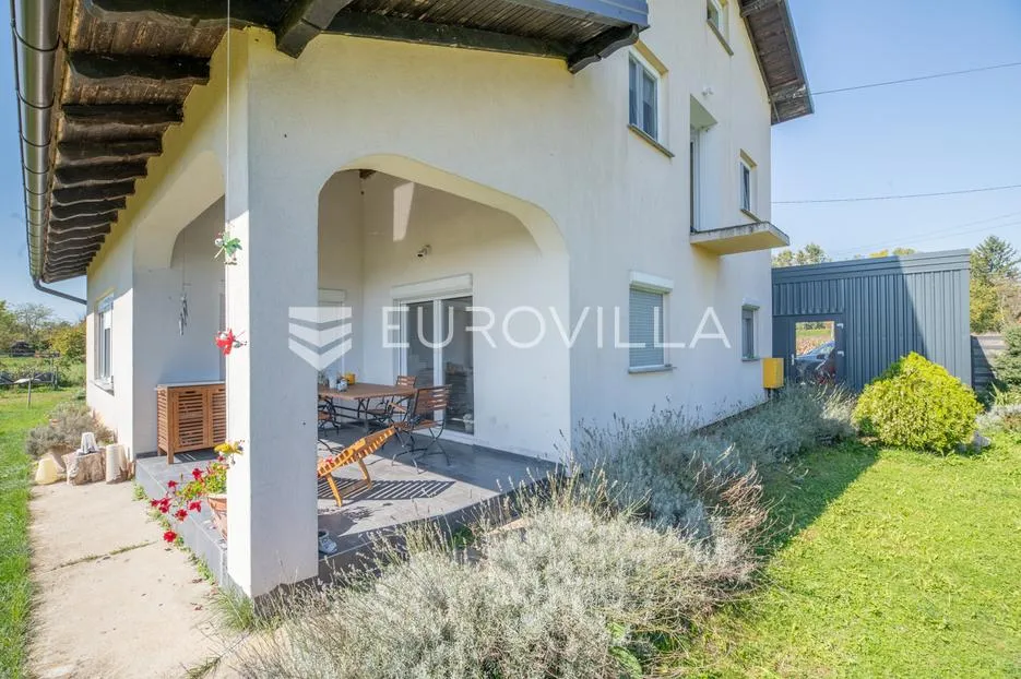 rugvica, oborovski novaki, prekrasna kuća 210 m² na zemljištu od 750 m² - slika 13