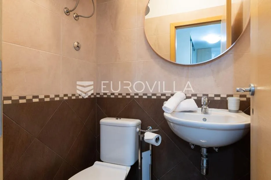 kaštel novi, komforan dvosoban stan u visokom prizemlju - slika 7