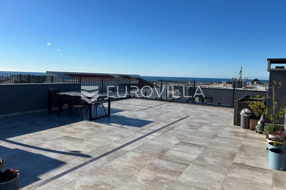 istra, novigrad – moderan stan s panoramskim pogledom na more i prostranom krovnom terasom - slika 26