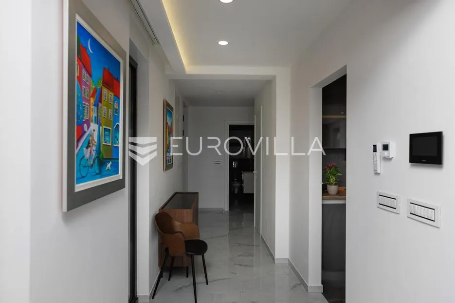 rijeka, kostrena, paveki villa s 2 stana, pomoćnim objektom i bazenom, 279 m² - slika 26