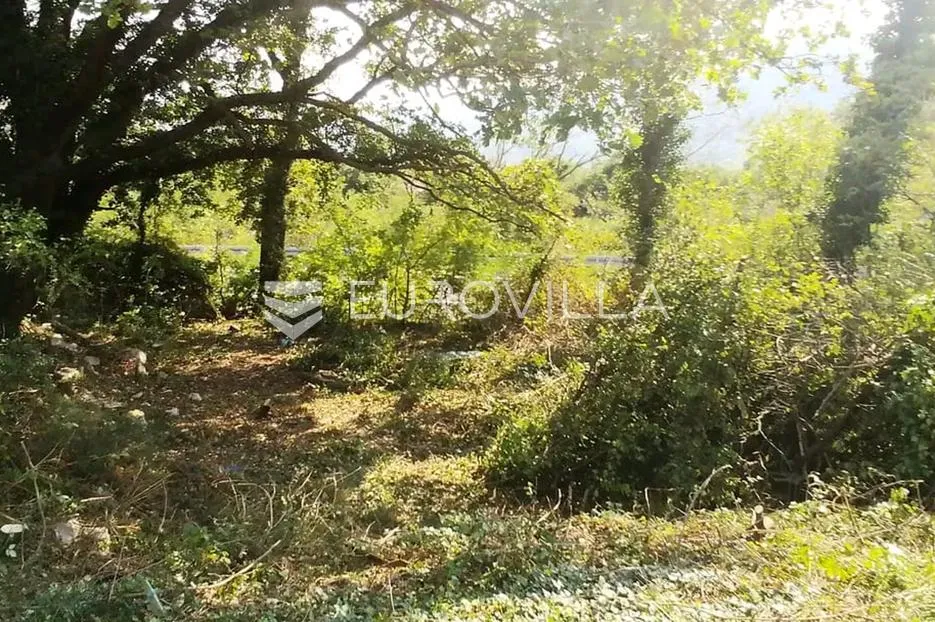 Bribir, građevinsko zemljište 2.930 m² u izgrađenom dijelu naselja - Bribir, Vinodolska općina