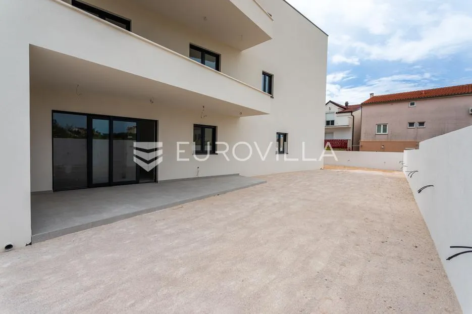 vodice, prostran trosoban stan, 172,73 m² - slika 17