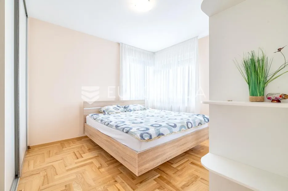 zagreb, odra luksuzan četverosoban penthouse sa dvije prostrane terase 130 m² - slika 5