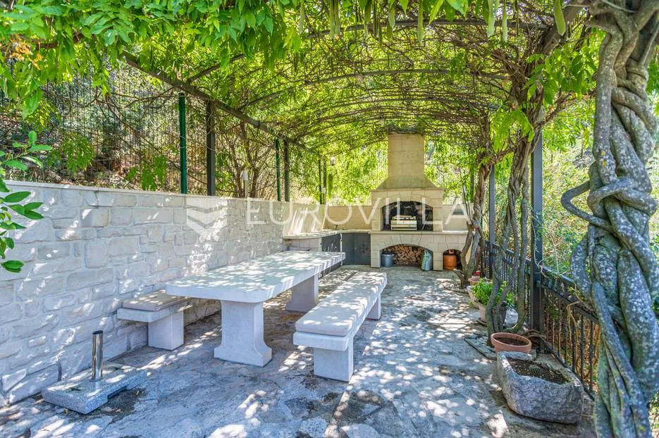 brela prekrasna kuća s bazenom i panoramskim pogledom - slika 6