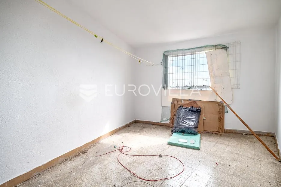 zagreb, dugave, prostran četverosoban stan s ostavom, 89 m² - slika 9