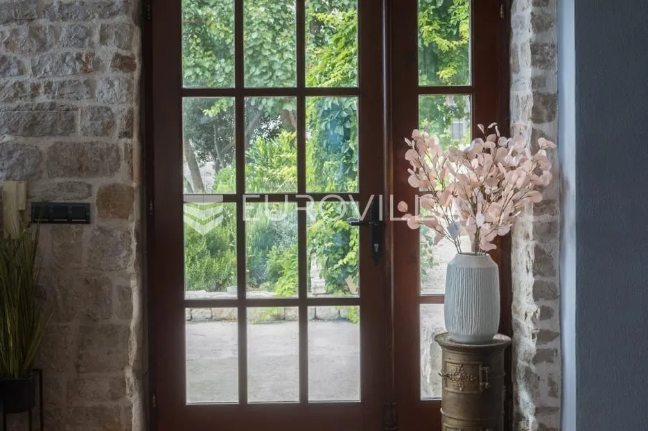 šibenik, stara gradska jezgra, povijesna palača iz 12. stoljeća - slika 40