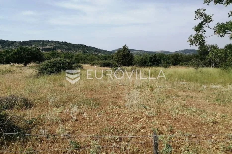 brač, poljoprivredno zemljište u unutrašnjosti otoka (12 860 m2) - slika 2