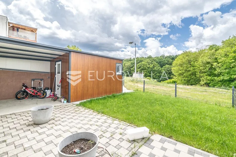zagreb, sesvete, troetažni četverosoban stan s vrtom, 100 m² - slika 8