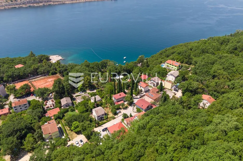 omišalj, otok krk, trosoban stan s okućnicom, 150m od mora - slika 21