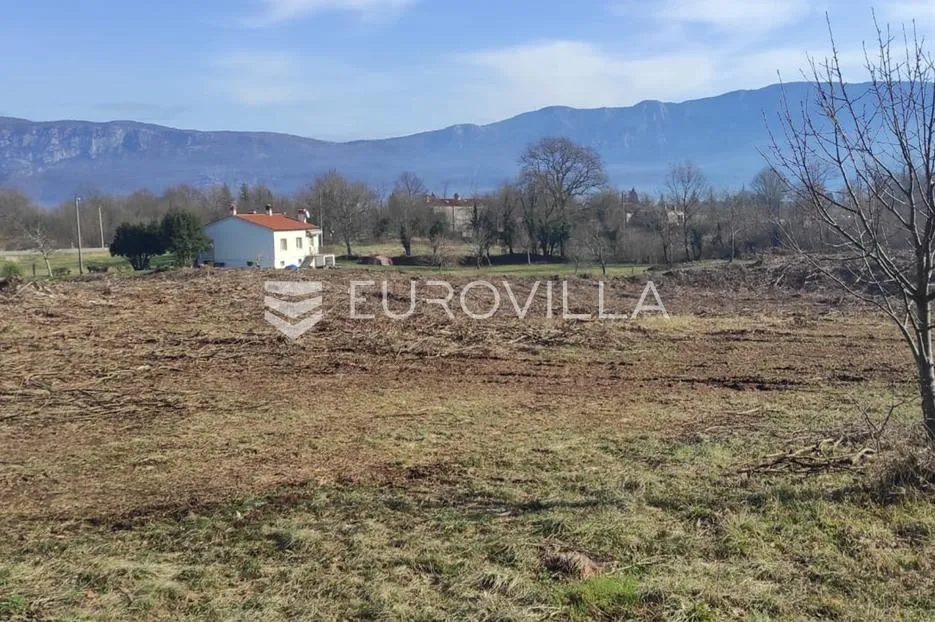 istra, kršan - prostrano građevinsko zemljište uz prometnicu, 10,787 m2 - slika 2