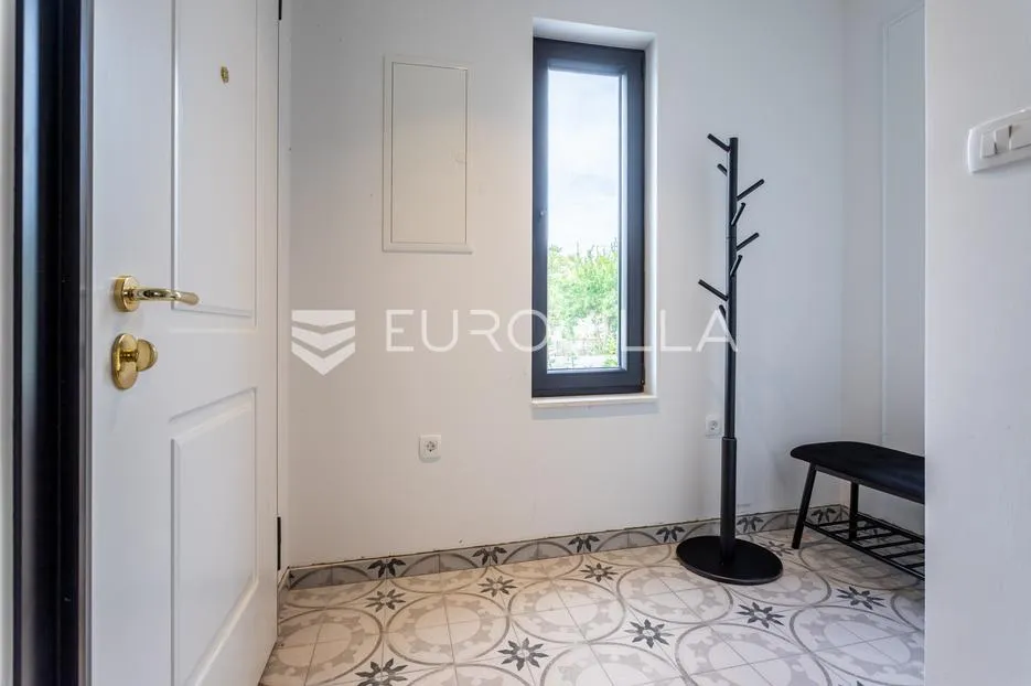 šibenik, luksuzno uređena vila s bazenom - slika 19