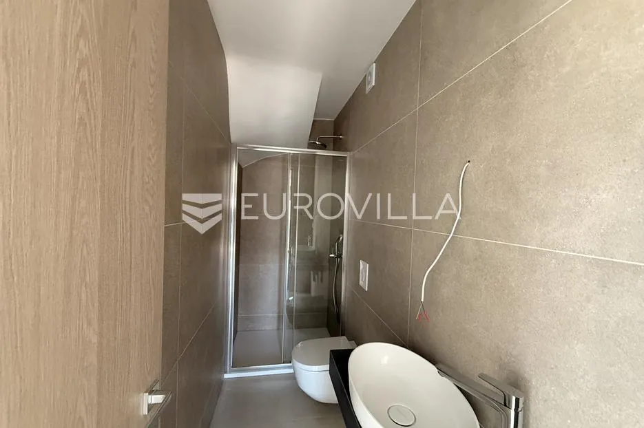 ekskluzivan trosoban stan u diklu, zadar, 136 m² s krovnom terasom i pogledom na more - slika 7