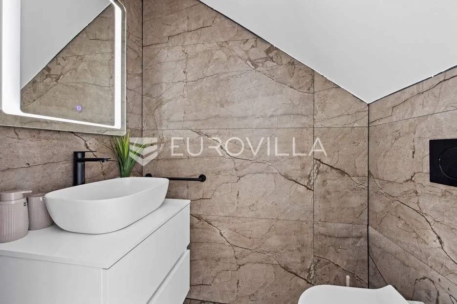 istra, medulin, prekrasna moderna dvojna vila 220 m² - slika 46