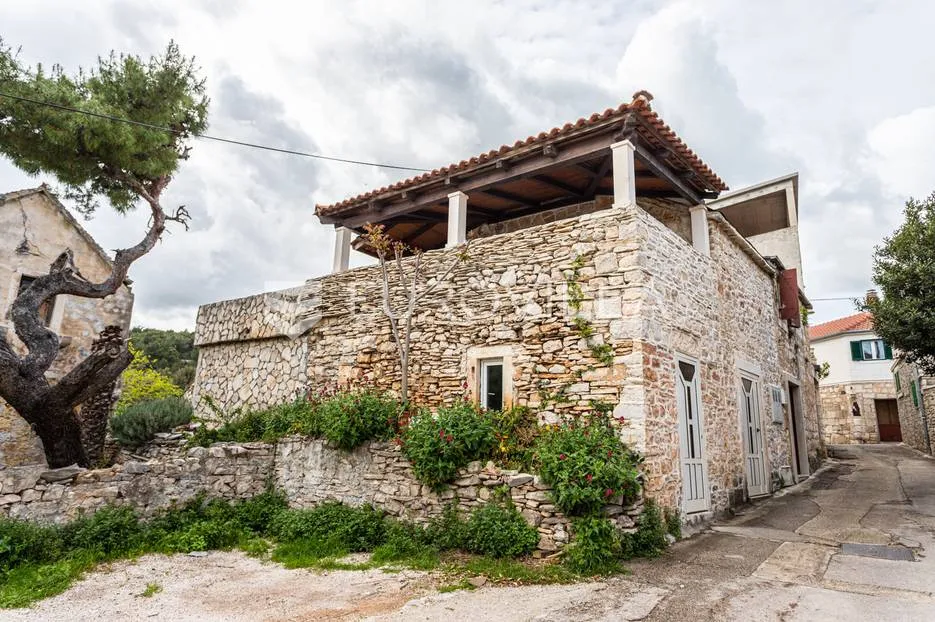 brač, supetar, autentična kamena kuća - slika 2