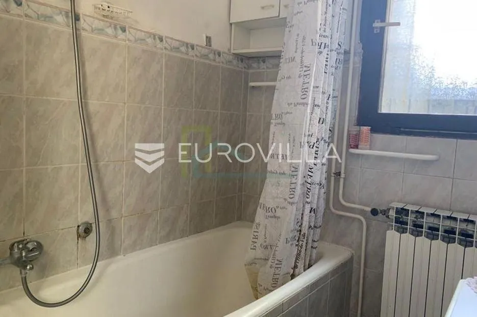 zagreb, šalata, trosoban stan 81 m² s tavanom, adaptacija - slika 5