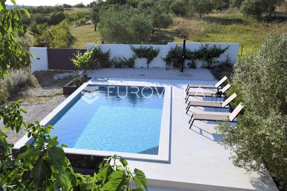 zadar, crno, moderna vila na predivnoj privatnoj lokaciji - slika 2