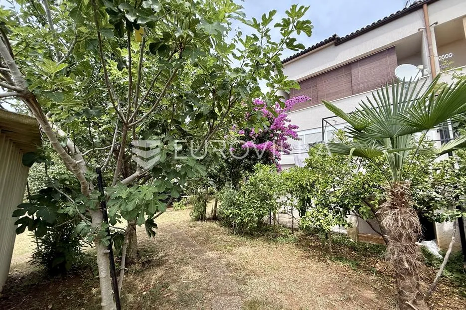 medulin, kuća sa tri apartmana i pogledom na more - slika 31