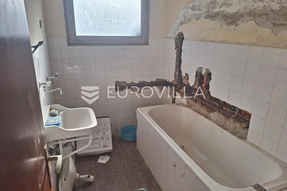 karlovac, borlin, kuća 200 m², odlična lokacija - slika 6