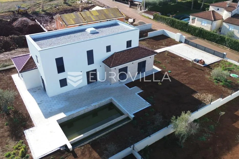 istra, poreč, mediteranska vila s bazenom i velikim vrtom - slika 2