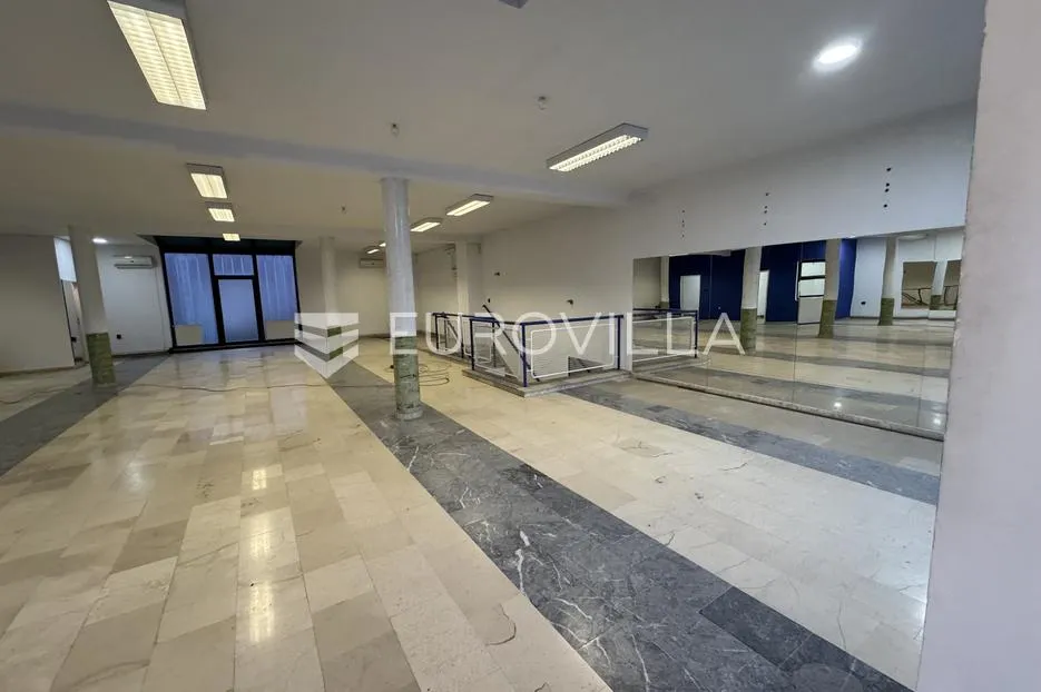 đakovo, centar, poslovni prostor 250 m2, odlična lokacija - slika 13