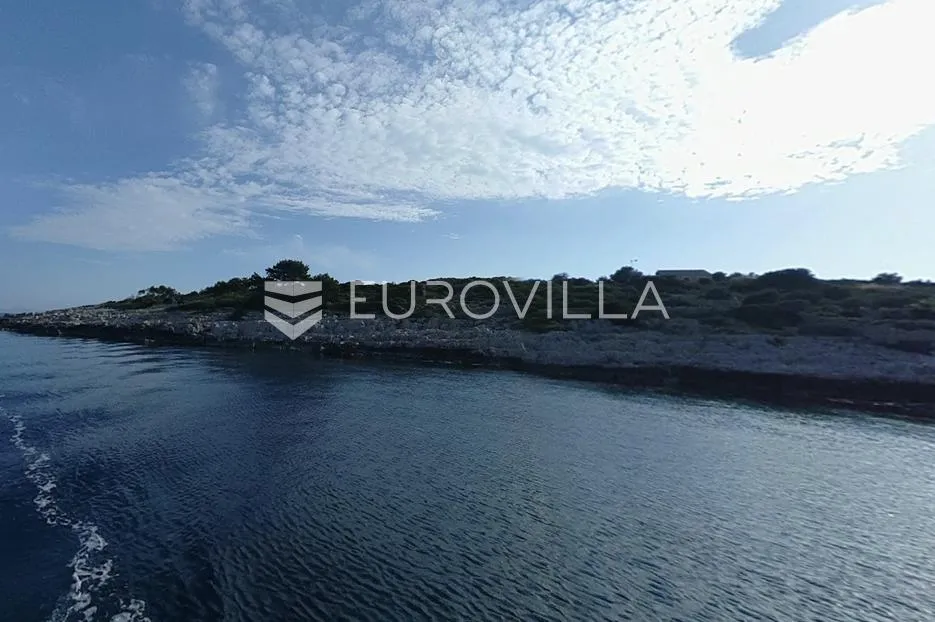 Drvenik Mali, poljoprivredno zemljište prvi red uz more, 1.240 m² - Drvenik Mali, Trogir