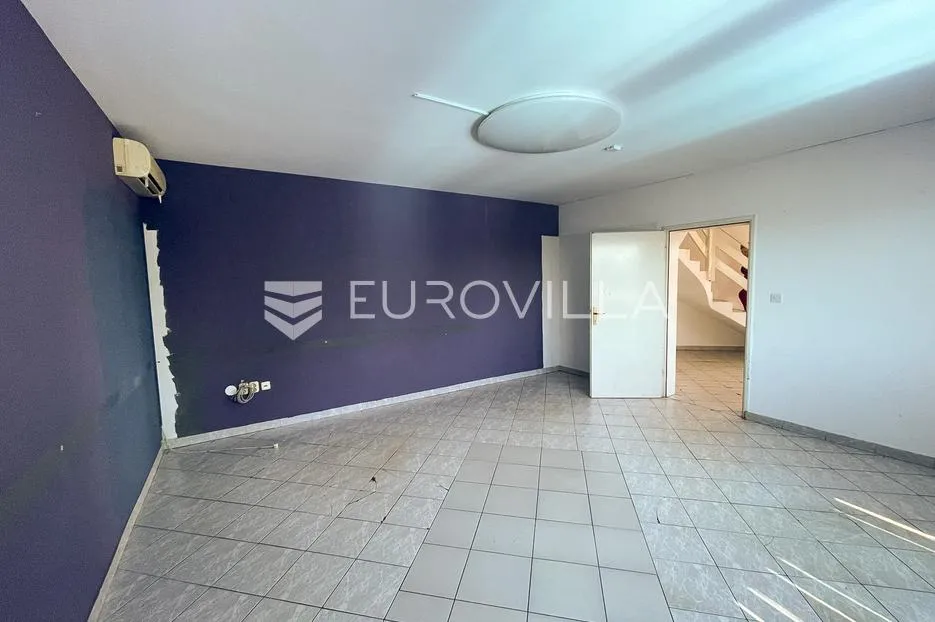 valpovo, najam poslovne zgrade s uredima, skladištem i proizvodno/servisnim prostorom - slika 3