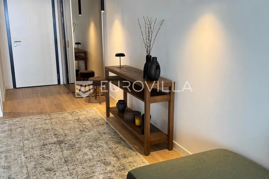 split, bel etage 2, luksuzan jednosoban stan s garažnim mjestom - slika 8