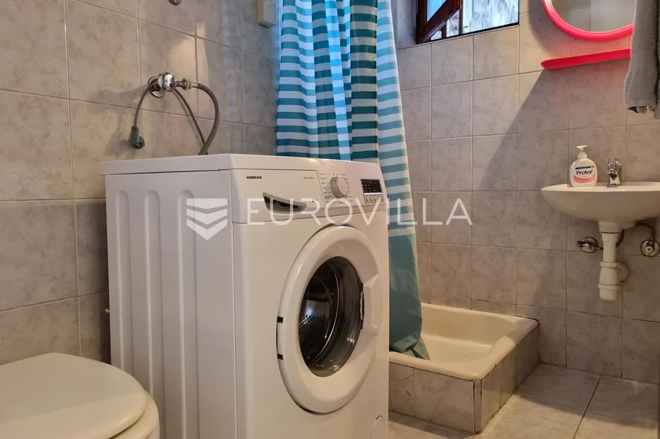 pula, zgrada sa 4 stana po 40 m2 u centru grada - pogodna za najam - slika 29