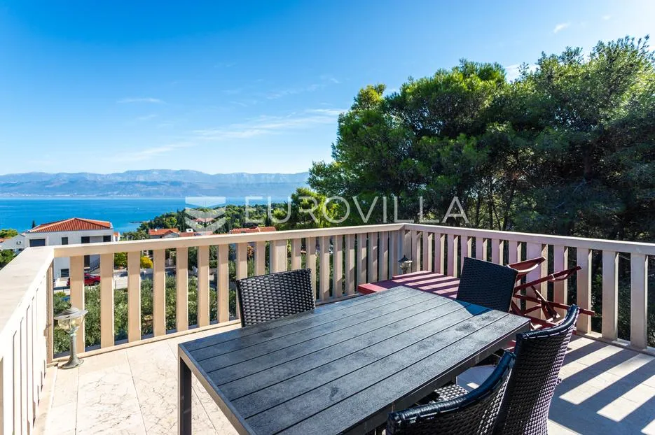 brač, supetar, kuća ukupne površine 372 m² na zemljištu površine 411 m² - slika 27