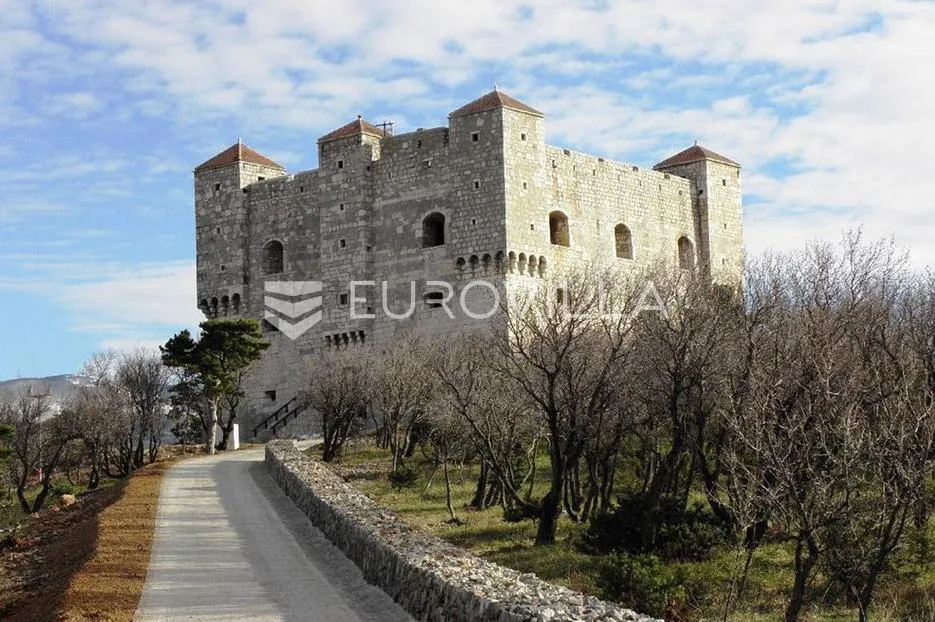 senj, stan 45 m² u staroj gradskoj jezgri, 150 m od mora - slika 14