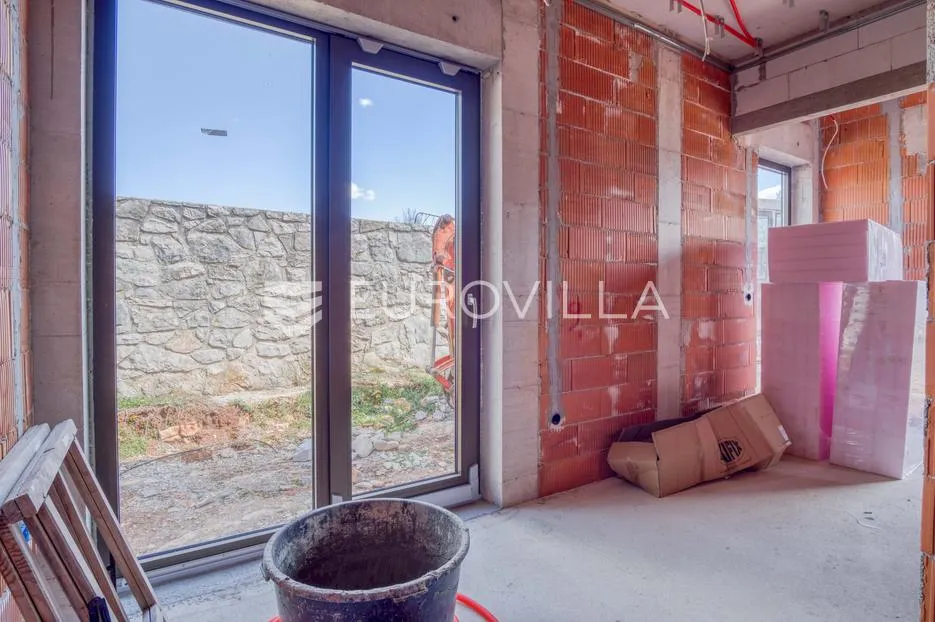 istra, okolica bala, kamena dizajnerska kuća 176 m² s bazenom - slika 16