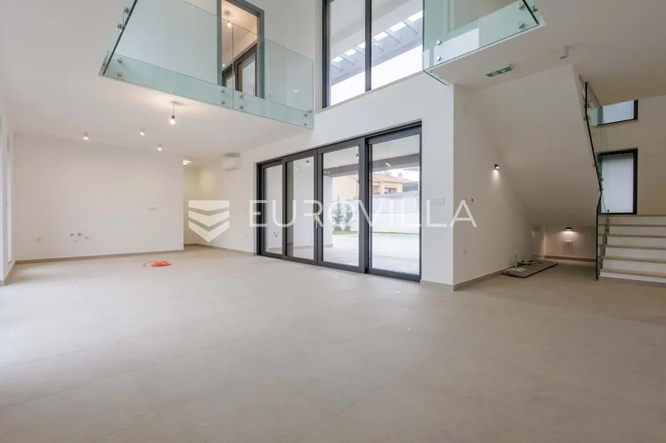 istra, pomer, unikatna, moderna villa 20 m od mora 322 m² - slika 27