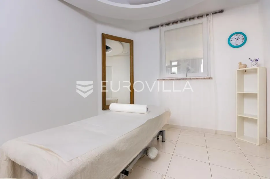 opatija, volosko, reprezentativan poslovni prostor, terasa 100 m² - slika 21