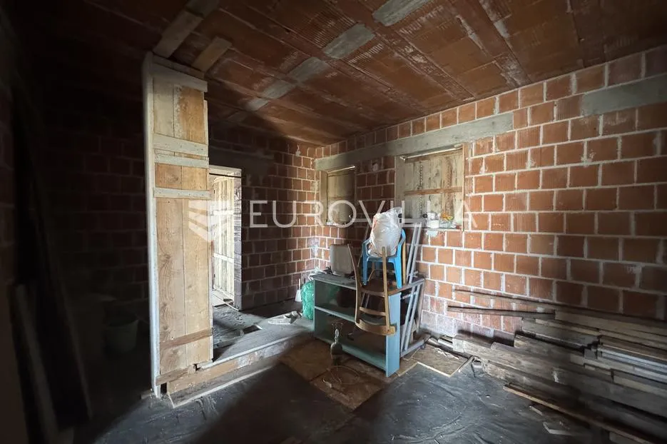 istra, rovinjsko selo, dva stana u roh bau fazi i okućnica 591 m² - slika 8