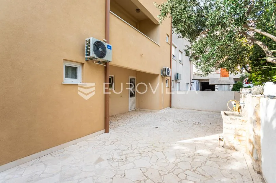 omiš, duće, prostrani dvosoban stan, 109,80 m² - slika 22