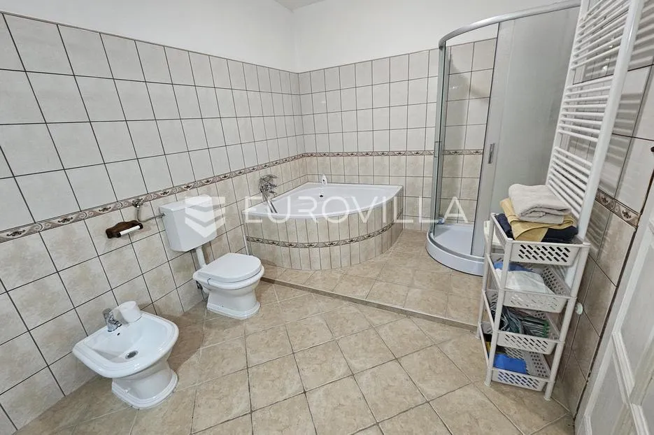 osijek, donji grad, adaptirana kuća s velikim potencijalom, 700 m², plac 947 m² - slika 50