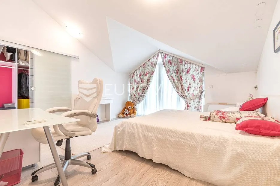 zagreb, remete, obiteljska kuća 450 m2 s bazenom - slika 16