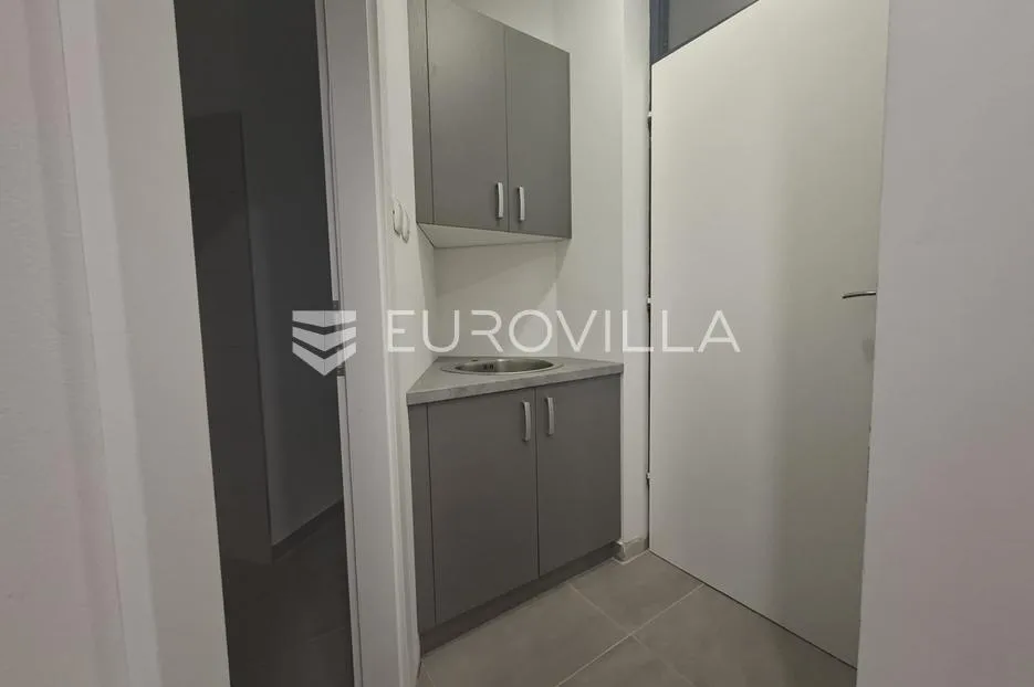 rijeka, centar, uredski prostor 23 m² u zgradi s liftom - slika 4