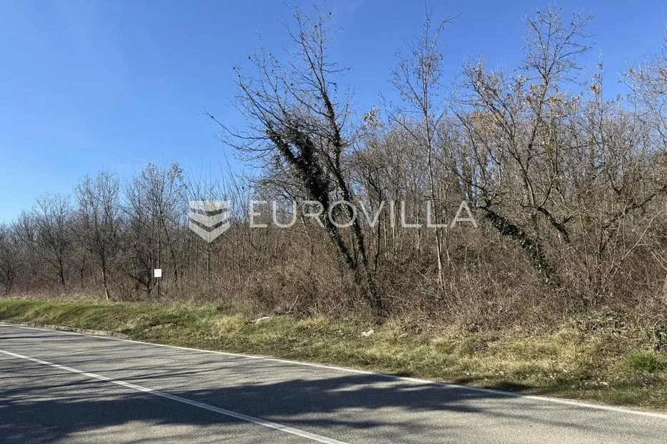 istra, karojba - građevinsko zemljište uz cestu 675 m2 - slika 5