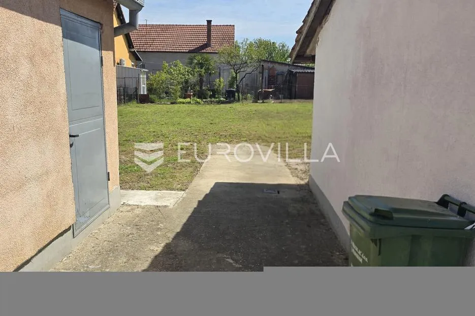 vukovar, sajmište, kuća s velikom parcelom 674 m² - slika 4