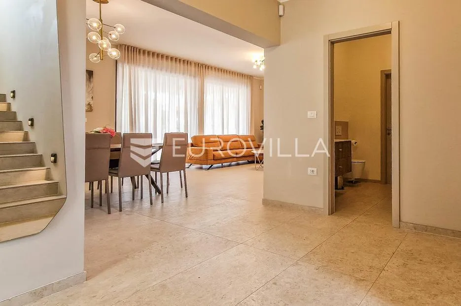 istra, luksuzna villa 276 m² s 4 spavaće sobe, bazenom i pogledom na more - slika 9