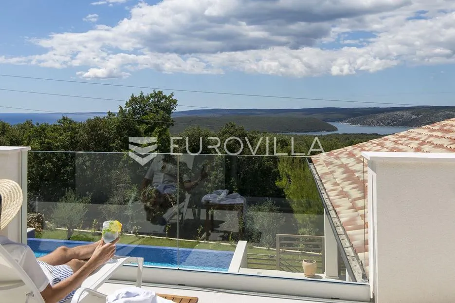 istra, labin, prekrasna vila s pogledom na more prepuna sadržaja - slika 32