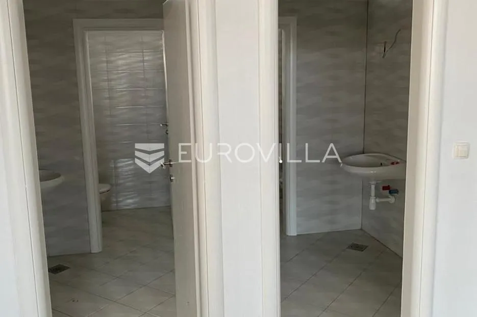 slavonski brod, industrijska zona, poslovna zgrada 1.350 m², blizina autoceste - slika 7