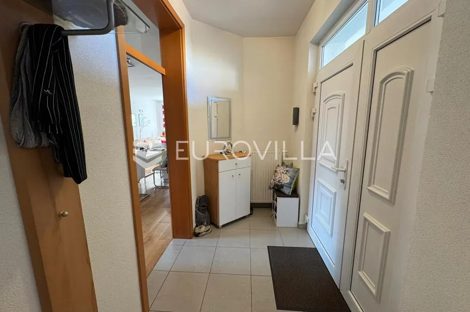đakovo, vrhunska prizemnica, elegancija i prostranost na 267 m² - slika 5